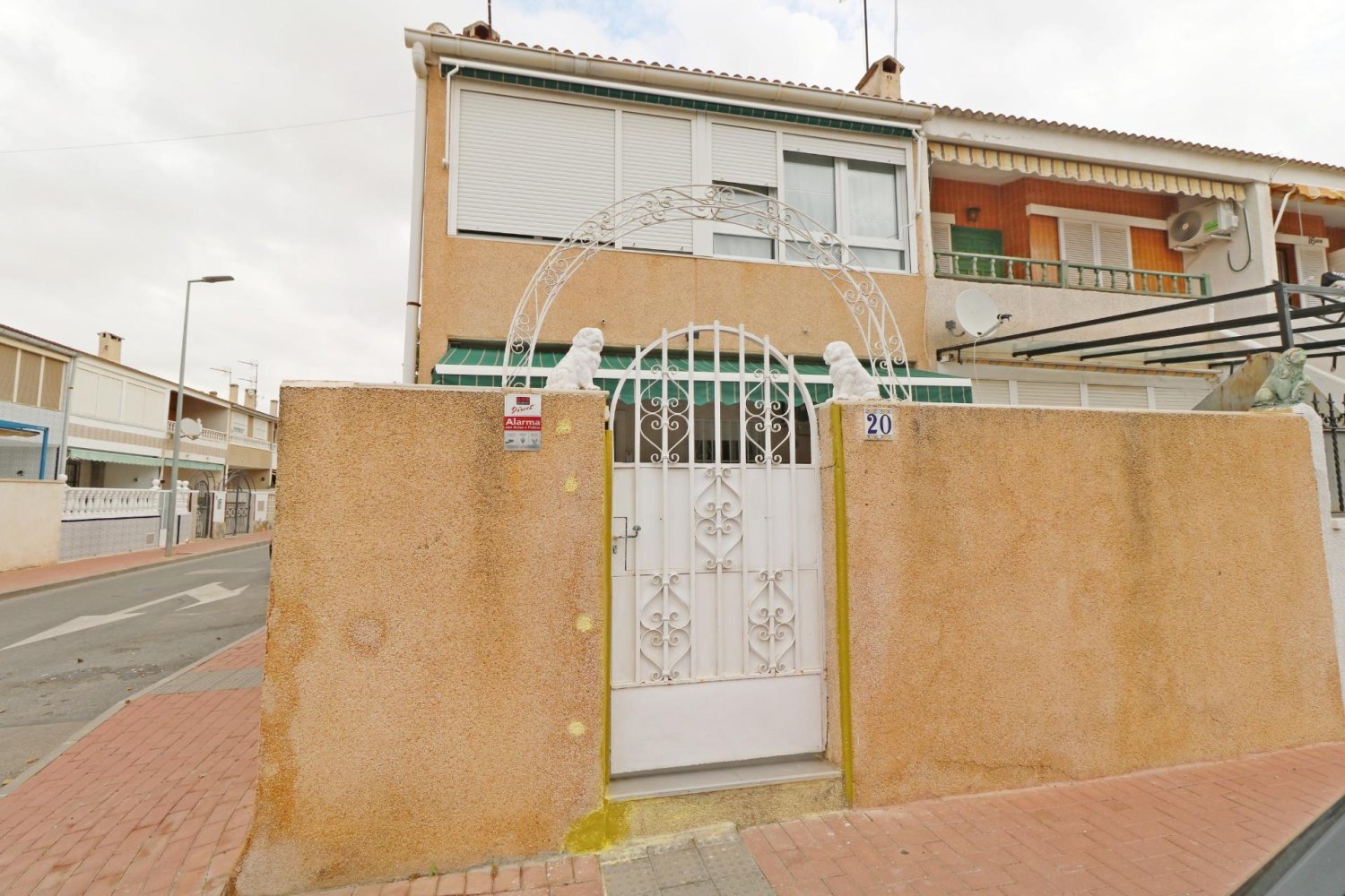 Villetta a schiera a Torrevieja, Alicante, Spagna 3 camere da letto, 100 mq. N° 198551
