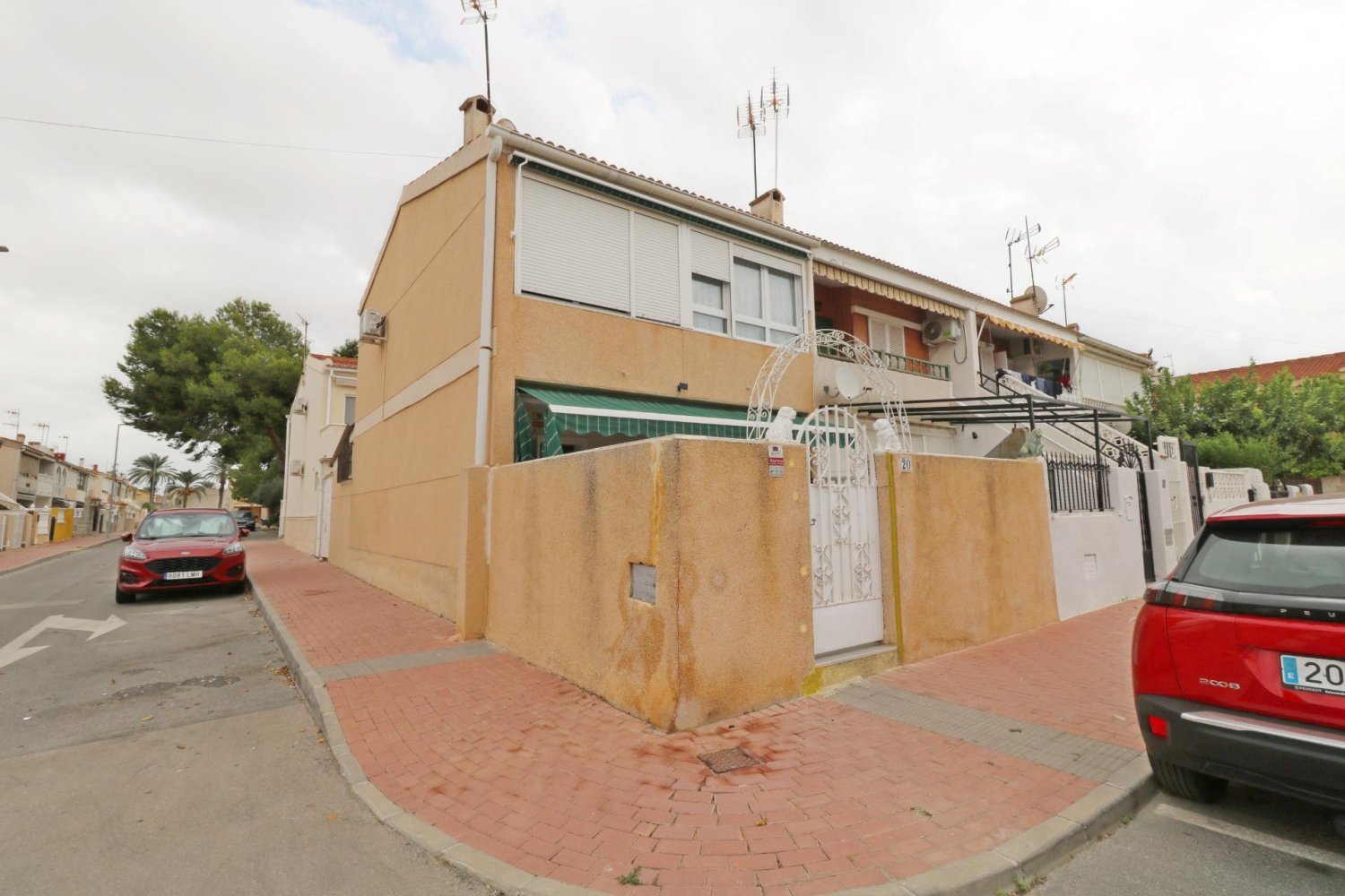 Villetta a schiera a Torrevieja, Alicante, Spagna 3 camere da letto, 100 mq. N° 198551