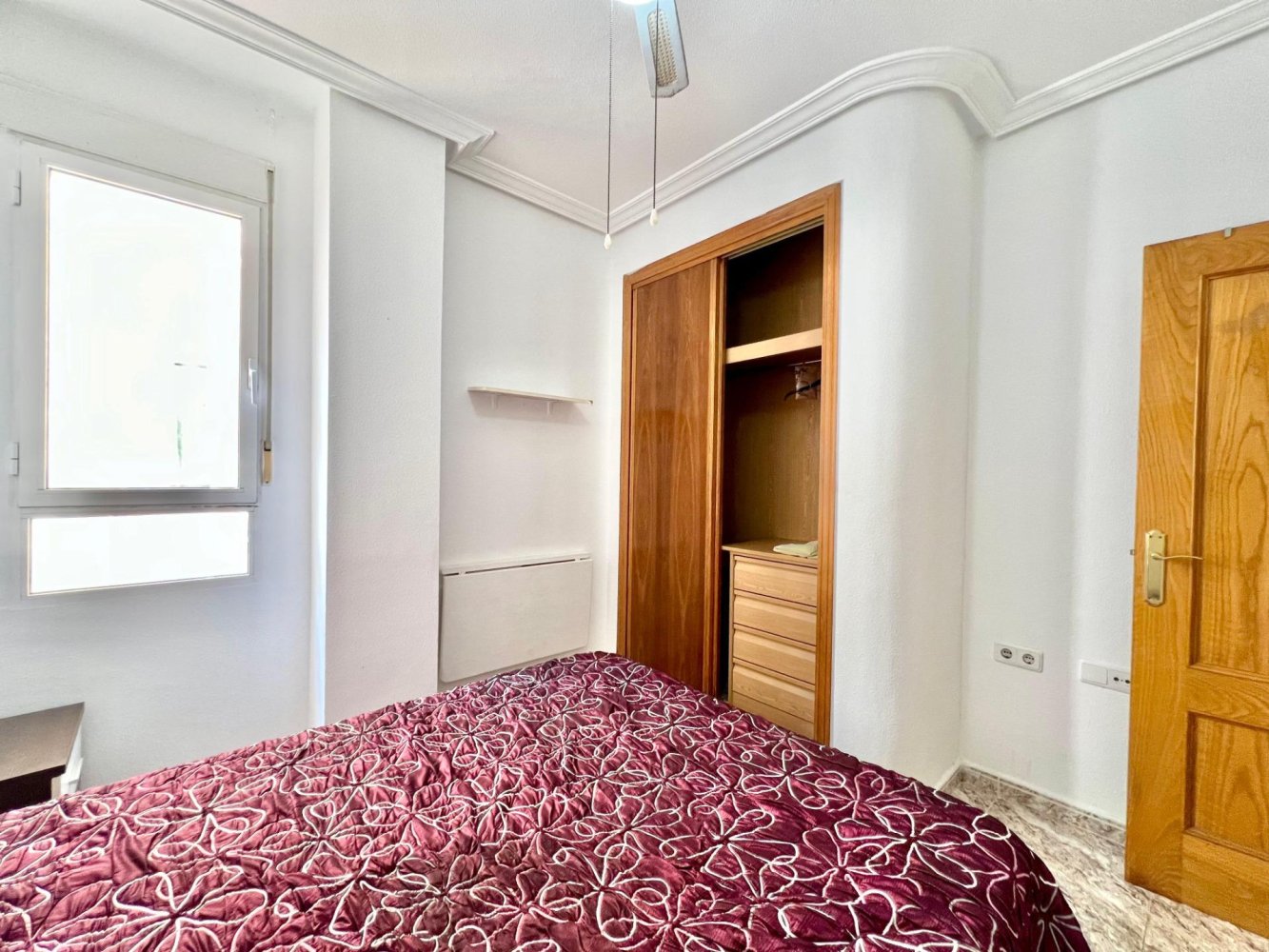 Apartment in Torrevieja, Alicante, Spain 2 bedrooms, 85 sq.m. No. 196081