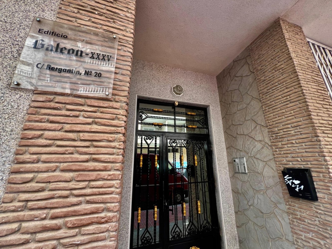 Apartment in Torrevieja, Alicante, Spain 2 bedrooms, 85 sq.m. No. 196081