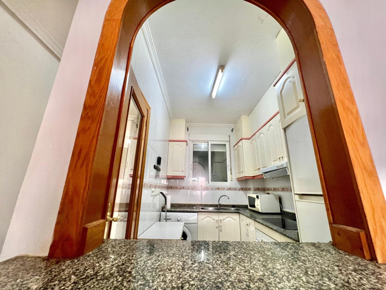 Apartment in Torrevieja, Alicante, Spain 2 bedrooms, 85 sq.m. No. 196081