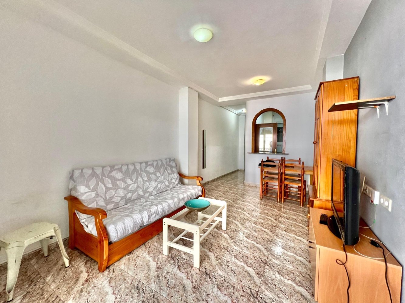 Apartment in Torrevieja, Alicante, Spain 2 bedrooms, 85 sq.m. No. 196081