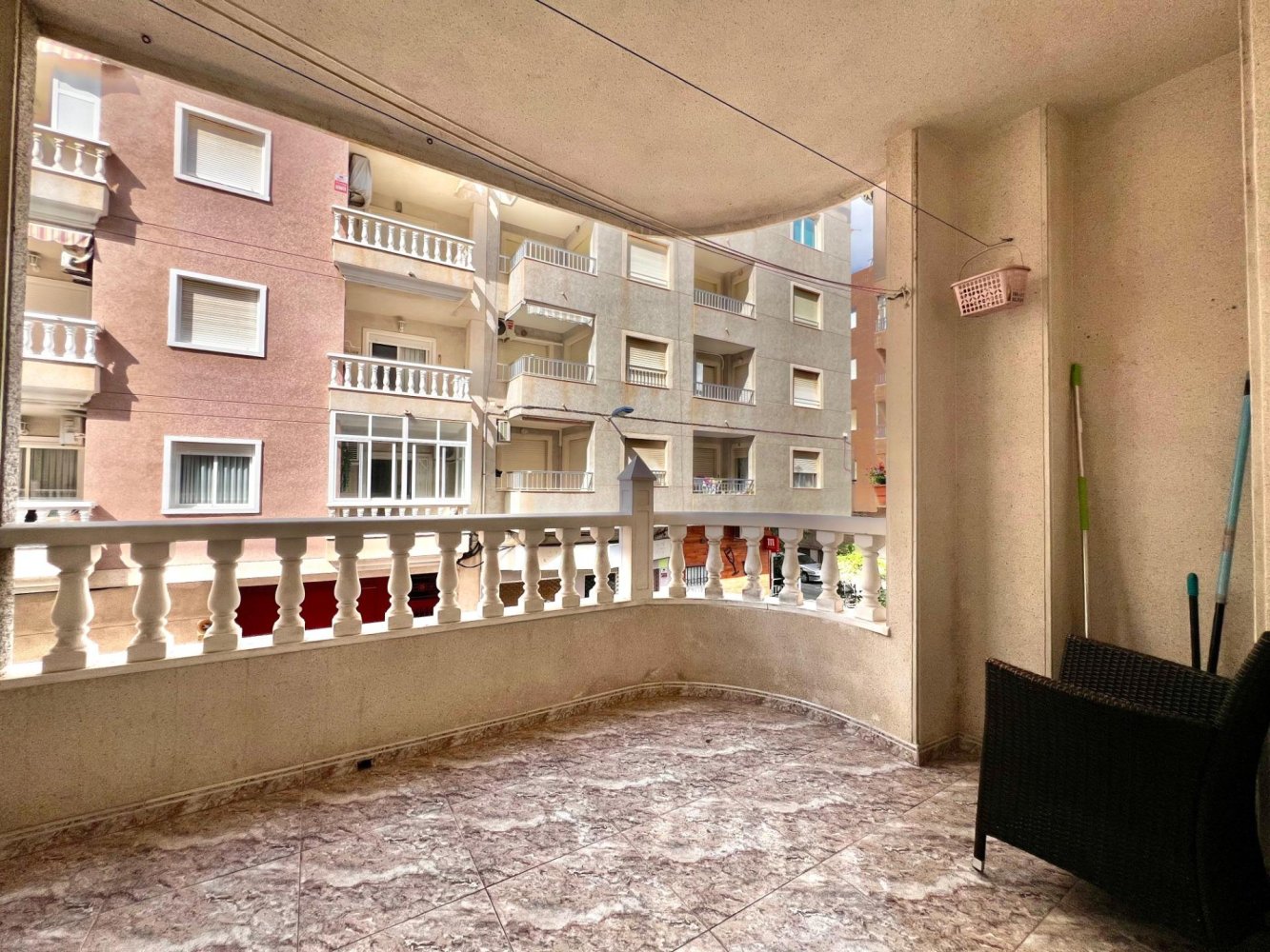Apartment in Torrevieja, Alicante, Spain 2 bedrooms, 85 sq.m. No. 196081