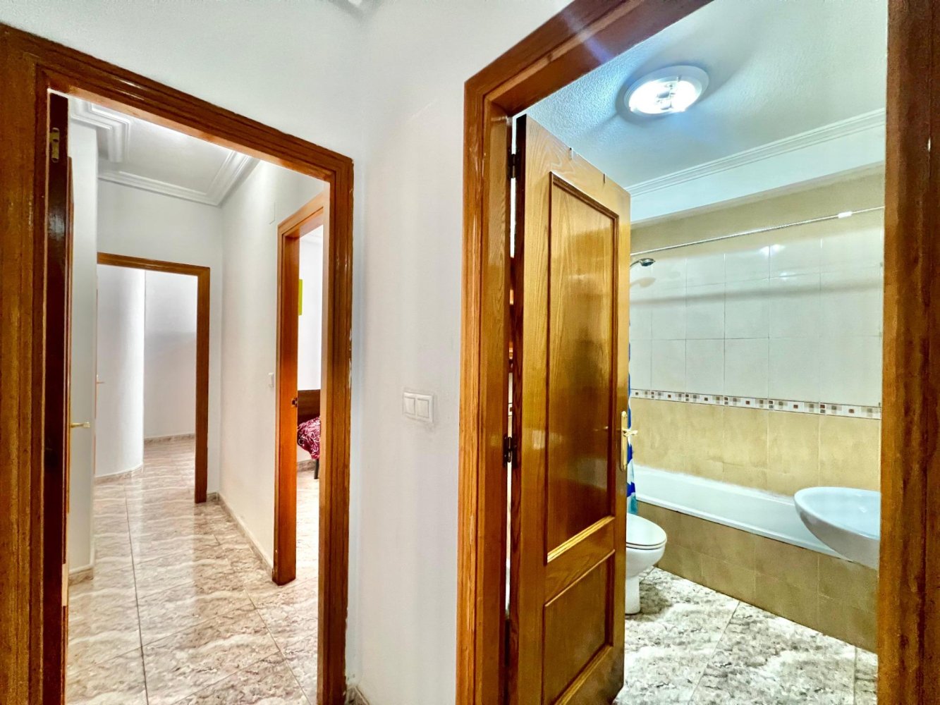 Apartment in Torrevieja, Alicante, Spain 2 bedrooms, 85 sq.m. No. 196081