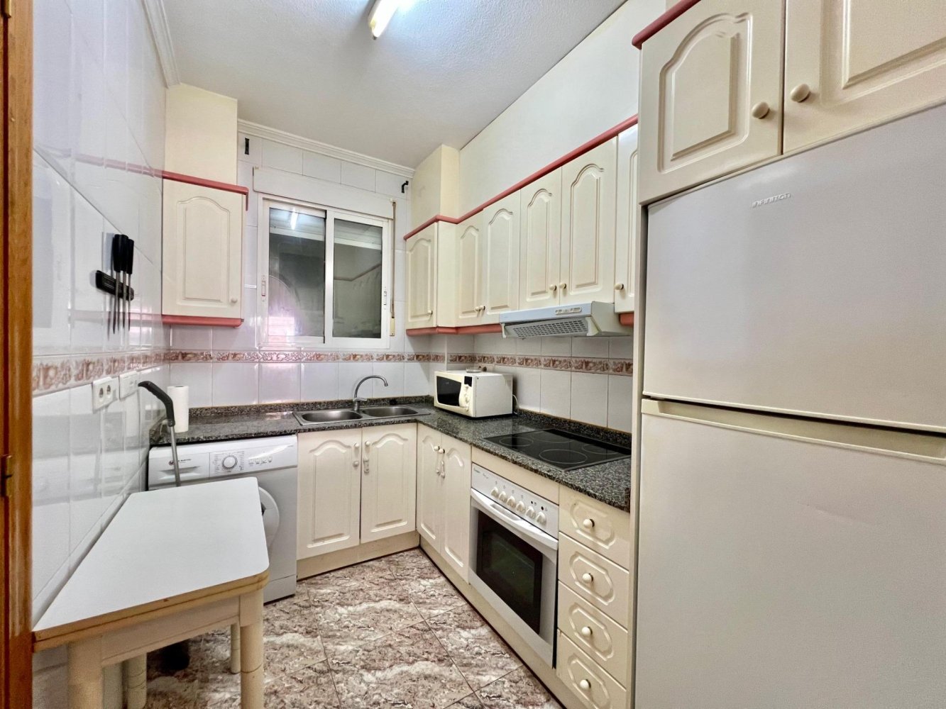 Apartment in Torrevieja, Alicante, Spain 2 bedrooms, 85 sq.m. No. 196081