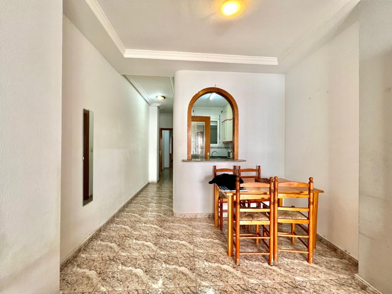 Apartment in Torrevieja, Alicante, Spain 2 bedrooms, 85 sq.m. No. 196081