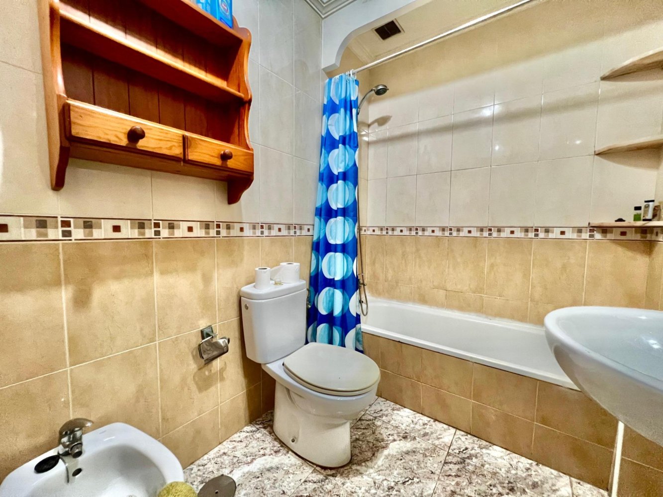 Apartment in Torrevieja, Alicante, Spain 2 bedrooms, 85 sq.m. No. 196081