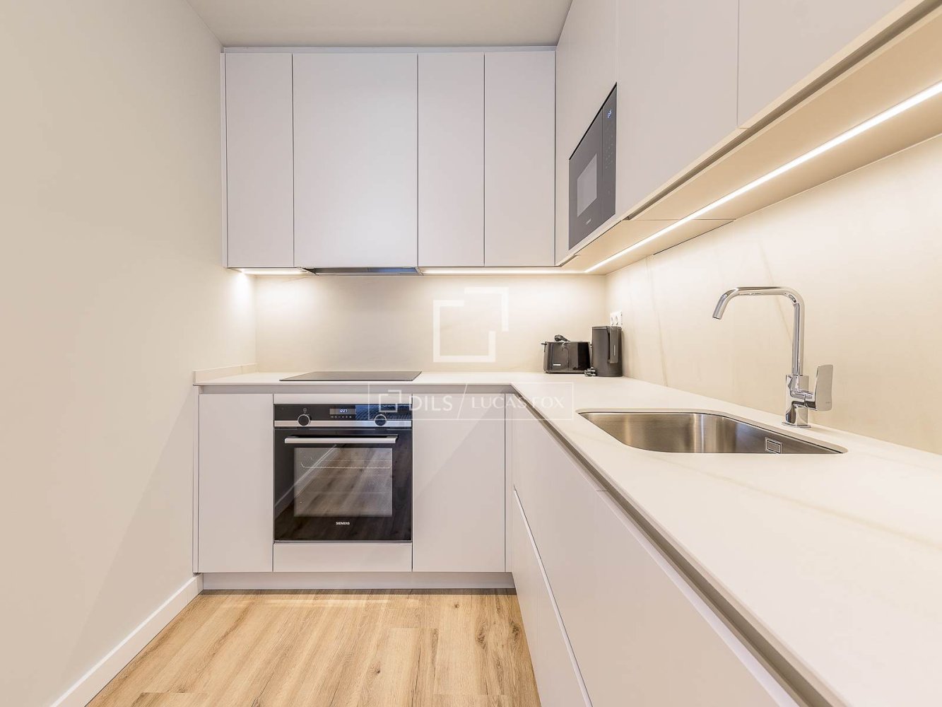 Komerciāls īpašums Barcelona, Spānijā 1017 m2 Nr. 199163