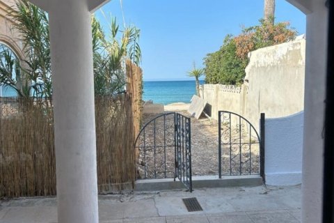 Villa a Denia, Alicante, Spagna 5 camere da letto, 146 mq. N° 198209