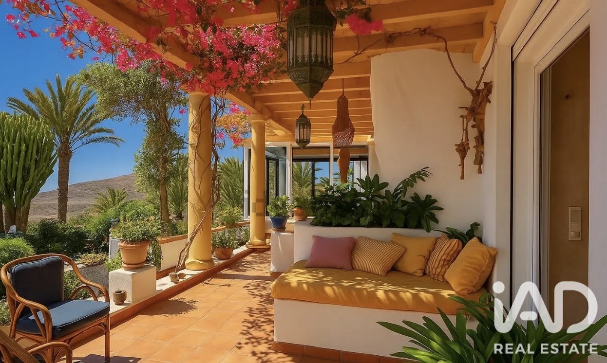 House in Tias, Lanzarote, Spain 9 bedrooms, 760 sq.m. No. 199581