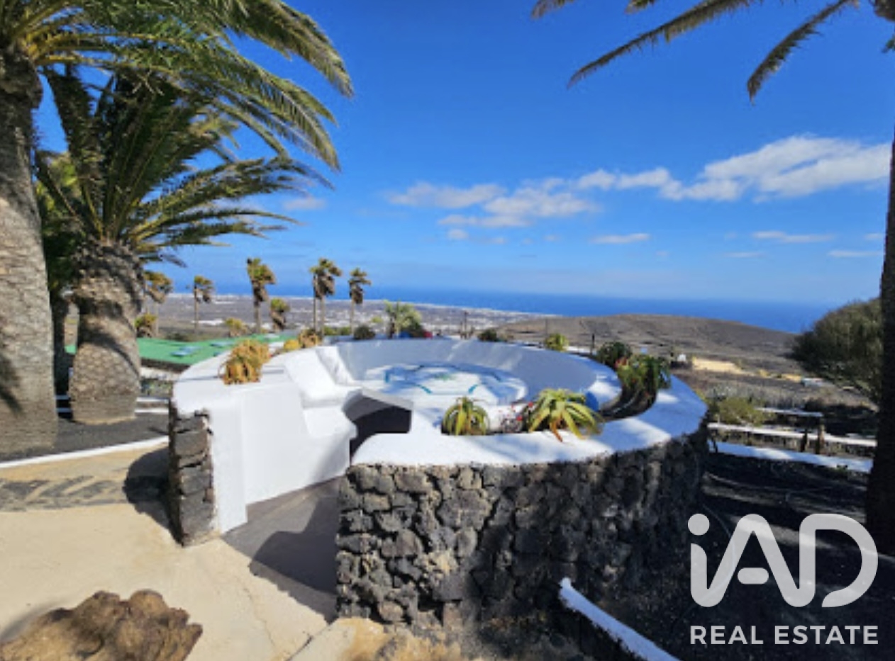 House in Tias, Lanzarote, Spain 9 bedrooms, 760 sq.m. No. 199581