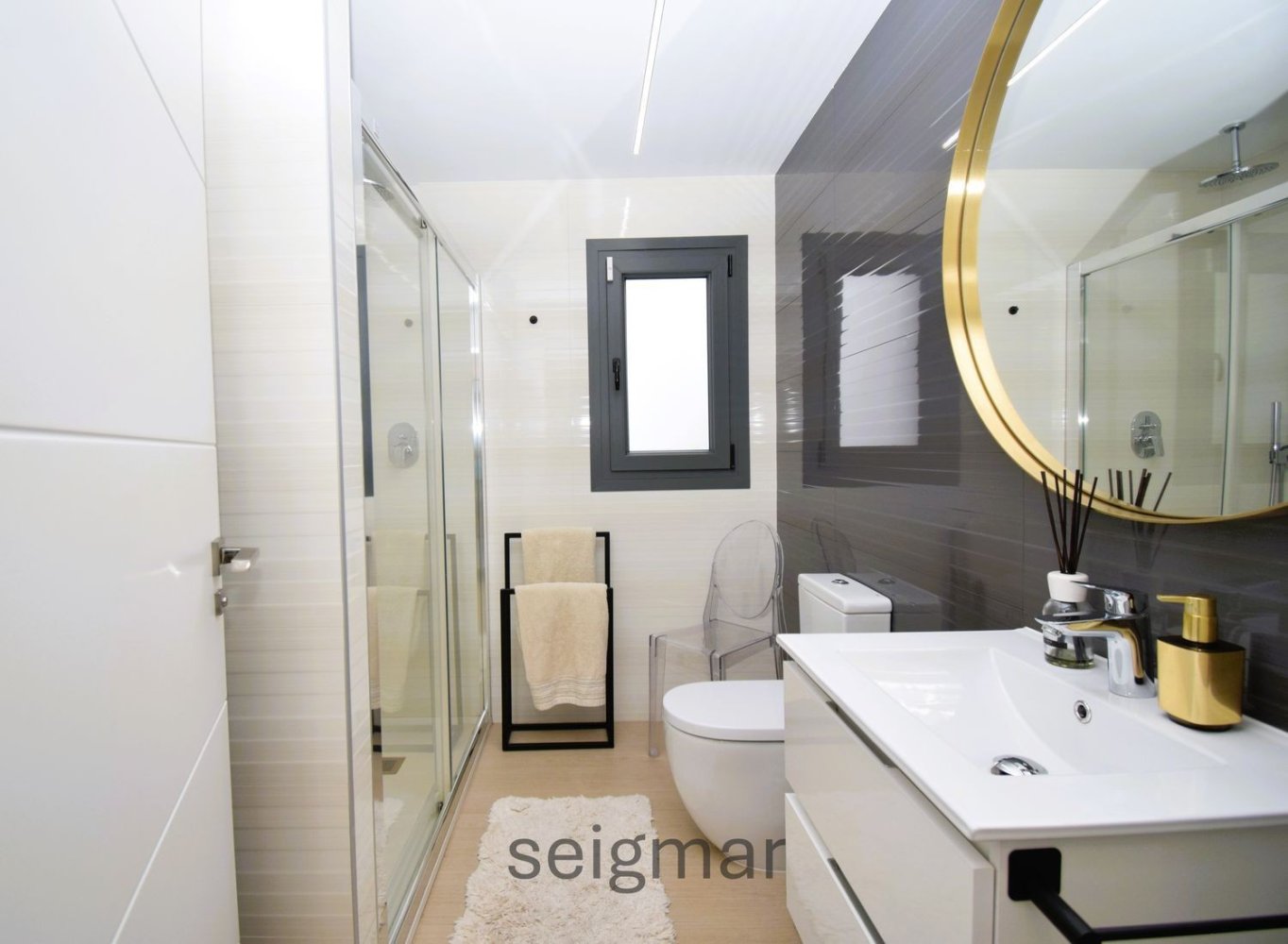 Villa a Benidorm, Alicante, Spagna 5 camere da letto, 355 mq. N° 198205