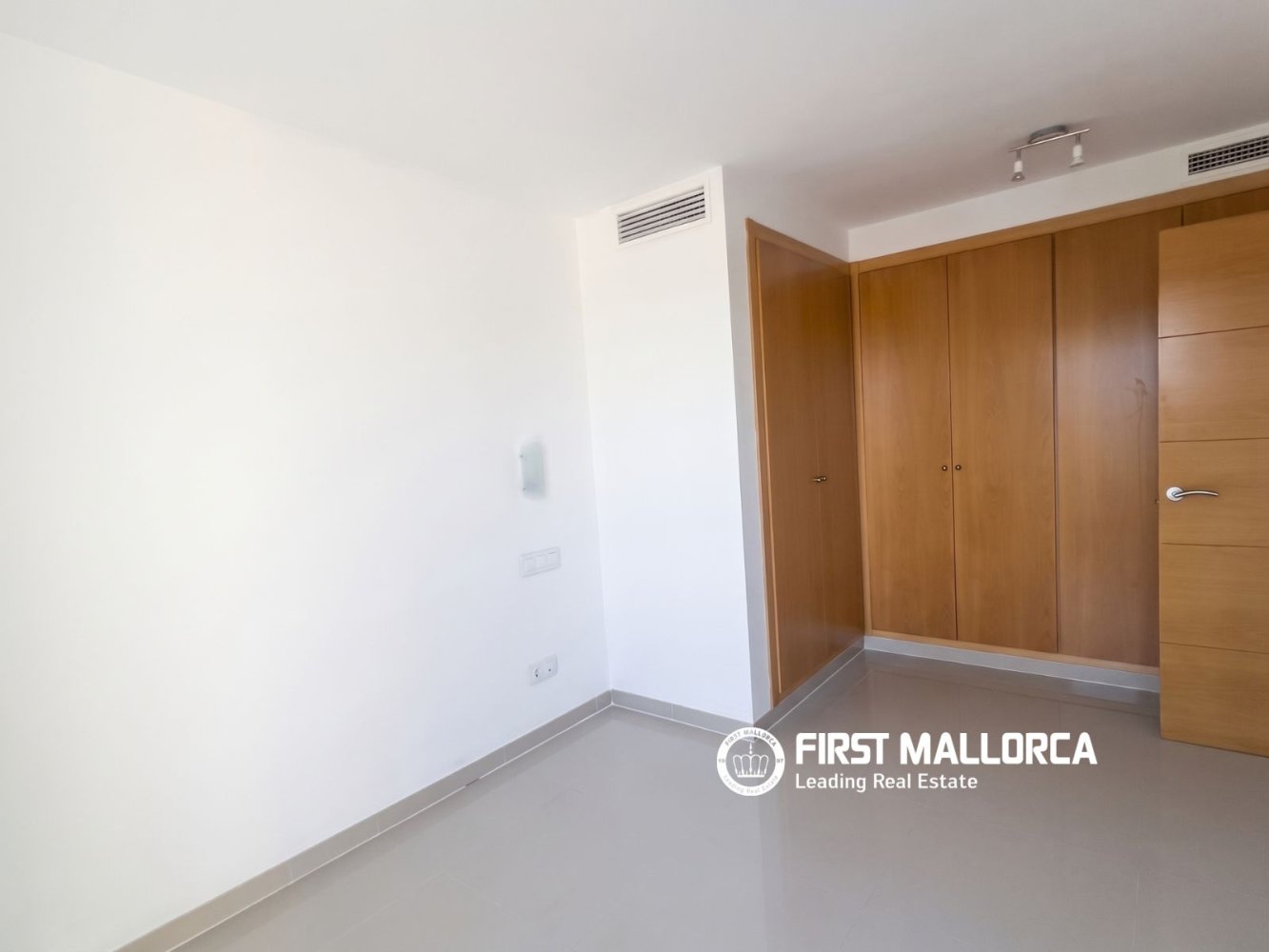 Villa en Cala Vinyes, Mallorca, España 4 dormitorios, 234 m2 No. 196132
