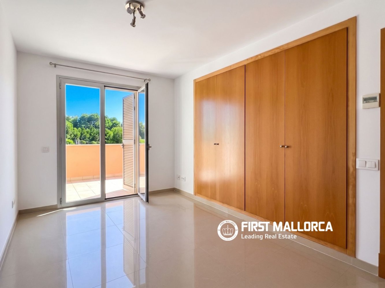 Villa en Cala Vinyes, Mallorca, España 4 dormitorios, 234 m2 No. 196132