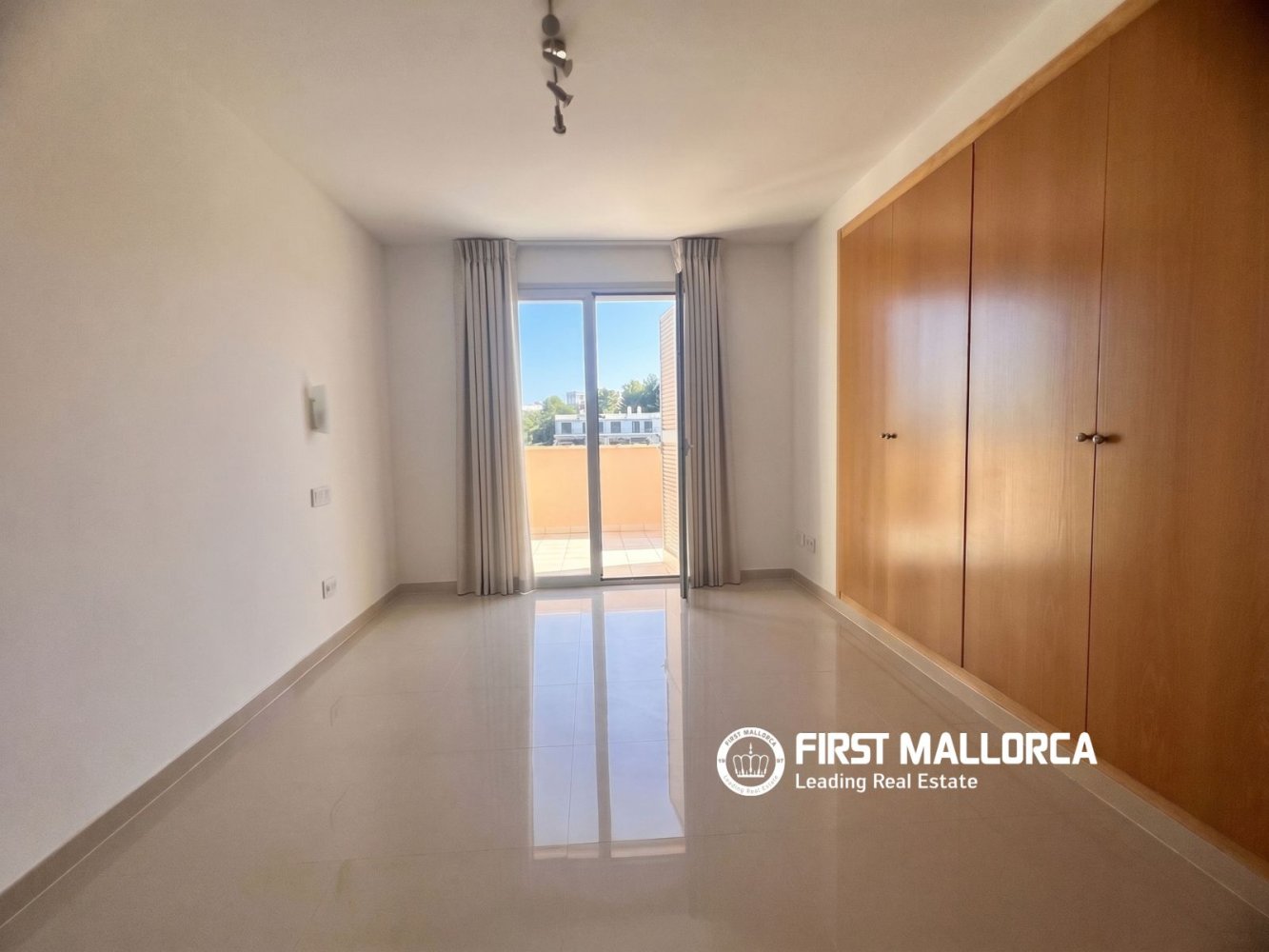Villa en Cala Vinyes, Mallorca, España 4 dormitorios, 234 m2 No. 196132