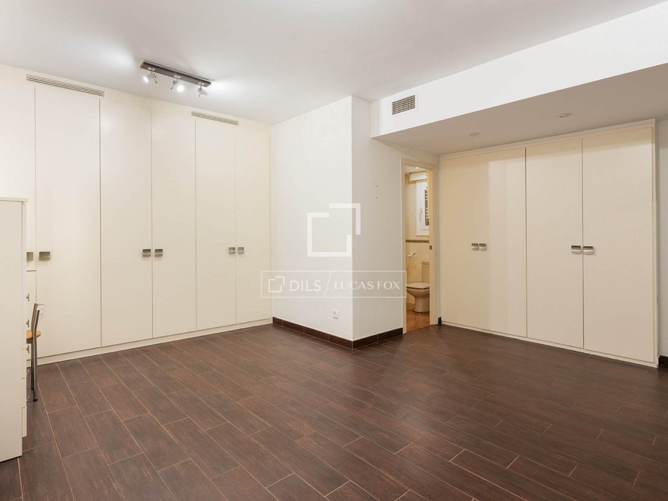 Wohnung in Barcelona, Spanien 3 Schlafzimmer, 149 m2 Nr. 199155