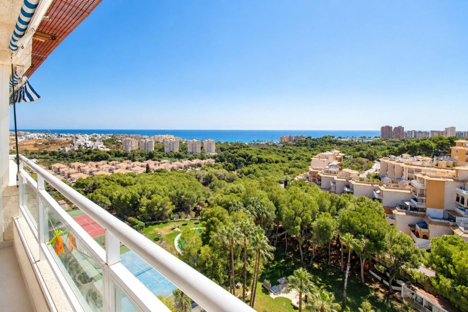 Appartamento a Dehesa De Campoamor, Alicante, Spagna 44 mq. N° 198143