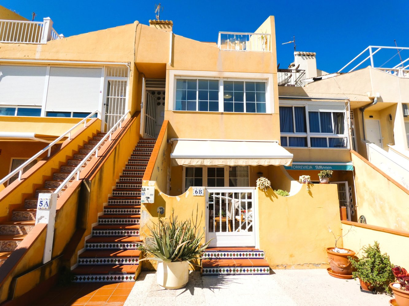 Bungalow in Torrevieja, Alicante, Spain 3 bedrooms, 97 sq.m. No. 199350