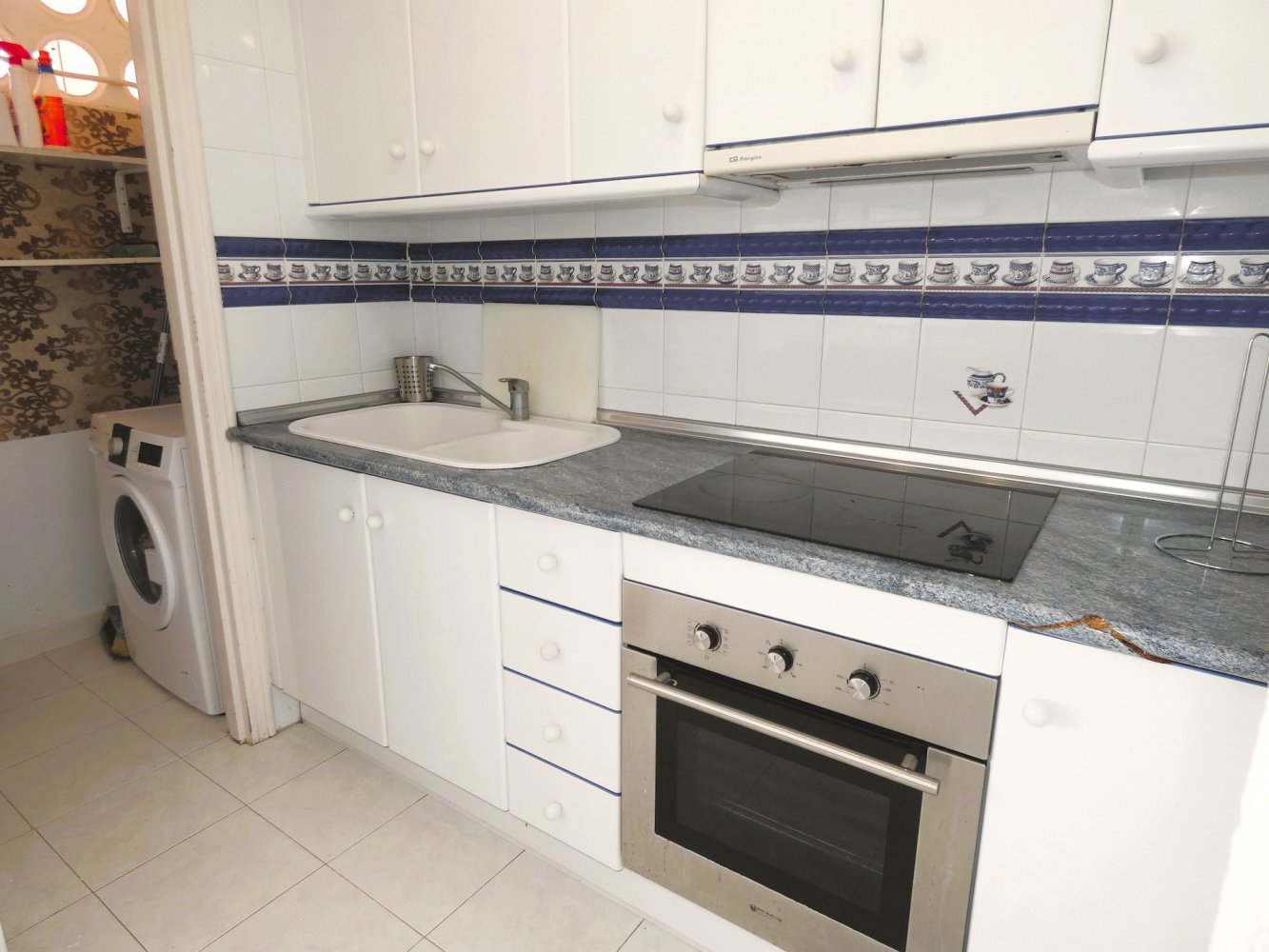 Bungalow in Torrevieja, Alicante, Spain 3 bedrooms, 97 sq.m. No. 199350