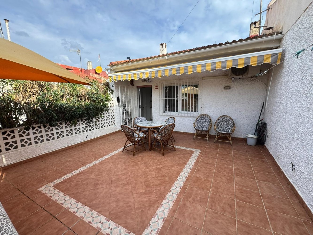 Bungalow in Torrevieja, Alicante, Spain 2 bedrooms, 65 sq.m. No. 198373