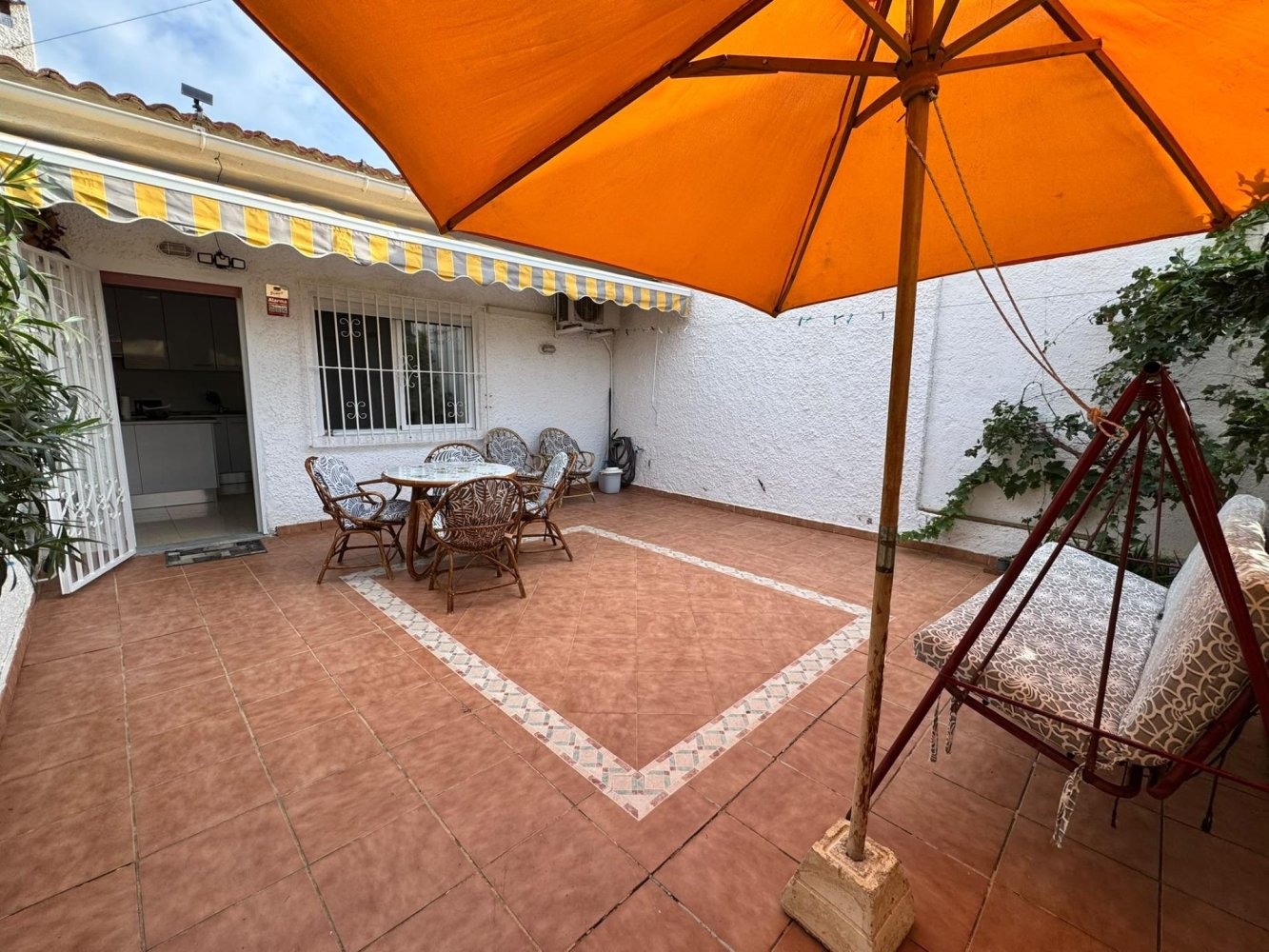 Bungalow a Torrevieja, Alicante, Spagna 2 camere da letto, 65 mq. N° 198373
