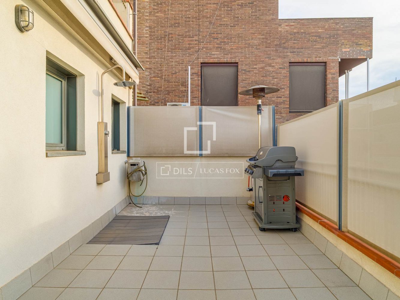Apartamento en Barcelona, España 1 dormitorio, 74 m2 No. 198486