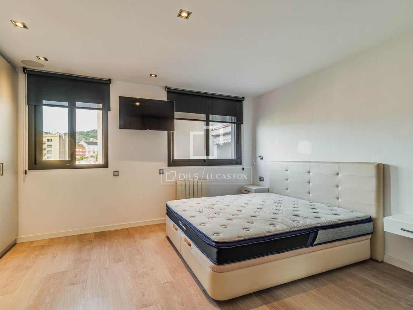Apartamento en Barcelona, España 1 dormitorio, 74 m2 No. 198486