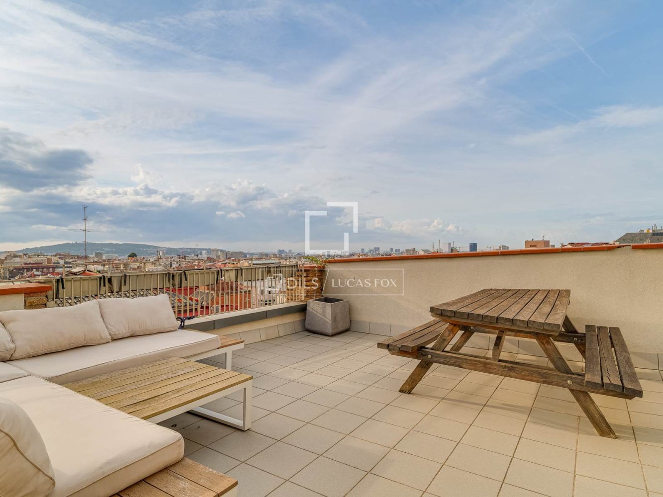 Apartamento en Barcelona, España 1 dormitorio, 74 m2 No. 198486