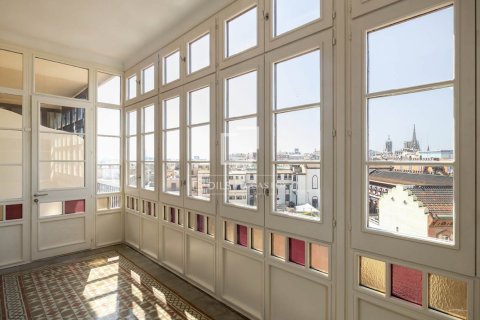 Apartment in Barcelona, Spain 3 bedrooms, 183 sq.m. No. 192699