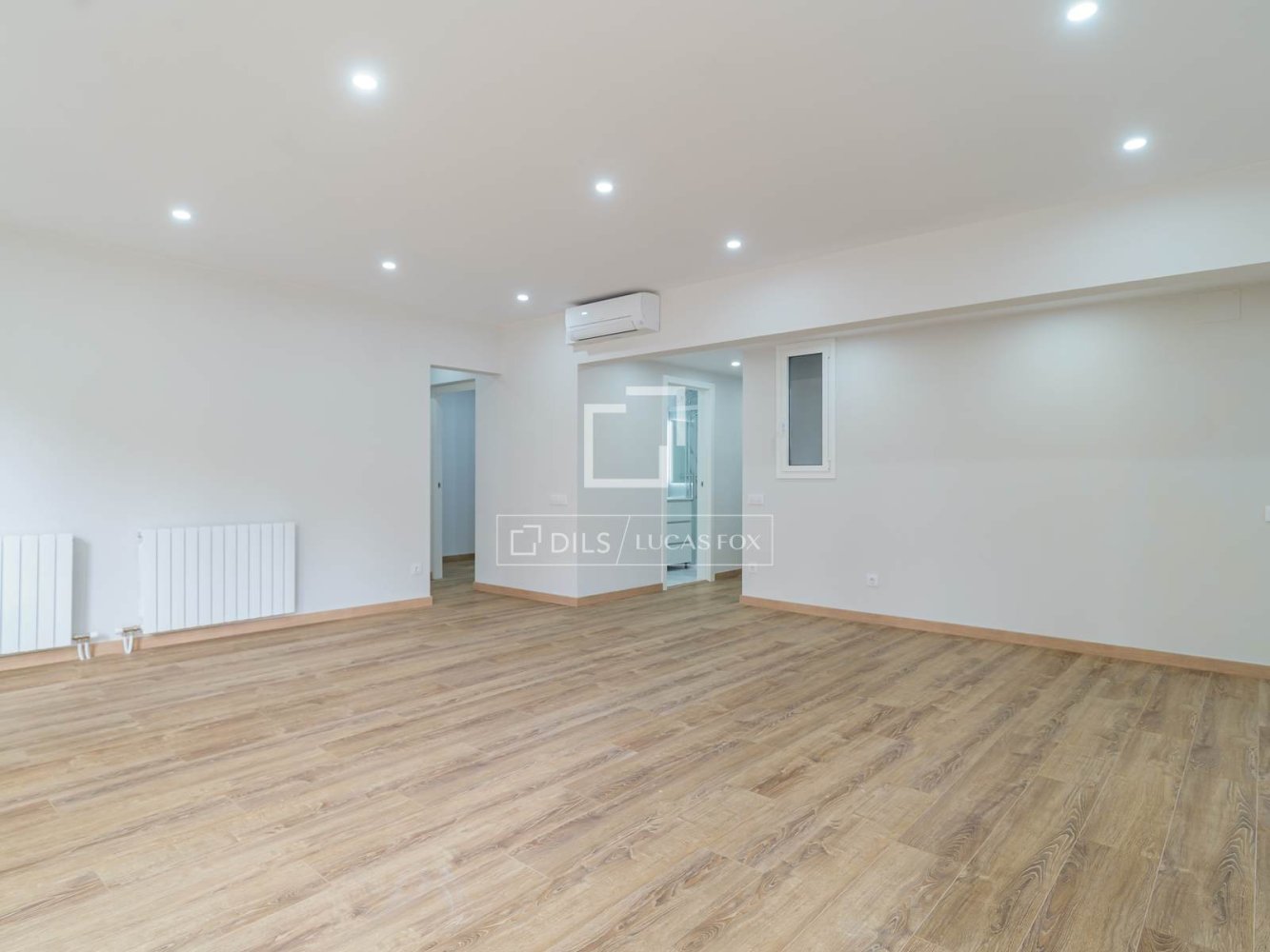 Apartment à Barcelona, Espagne 6 chambres, 180 m2 No. 192627