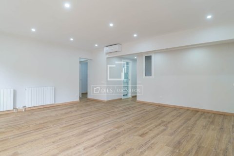 Apartamento en Barcelona, España 6 dormitorios, 180 m2 No. 192627