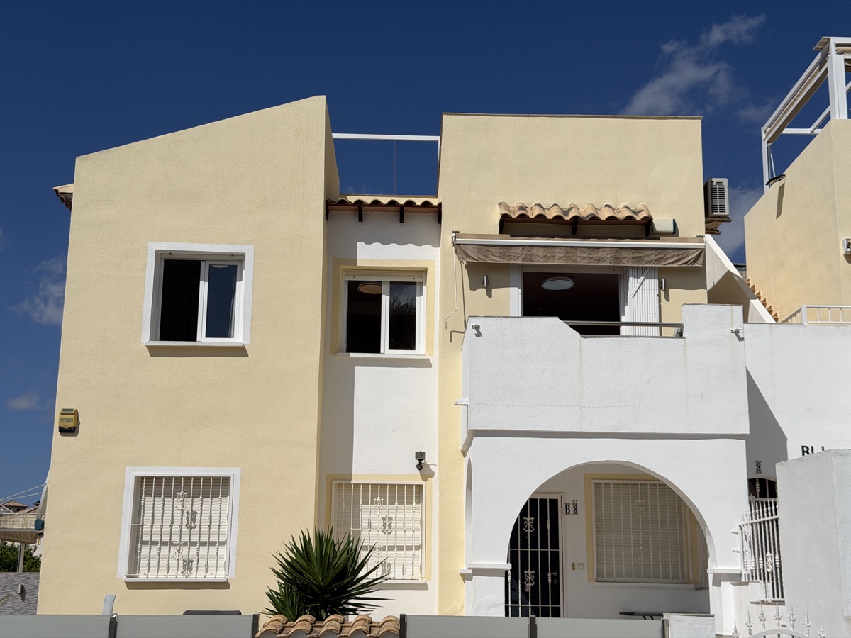 Appartamento a Villamartin, Alicante, Spagna 2 camere da letto, 70 mq. N° 198320