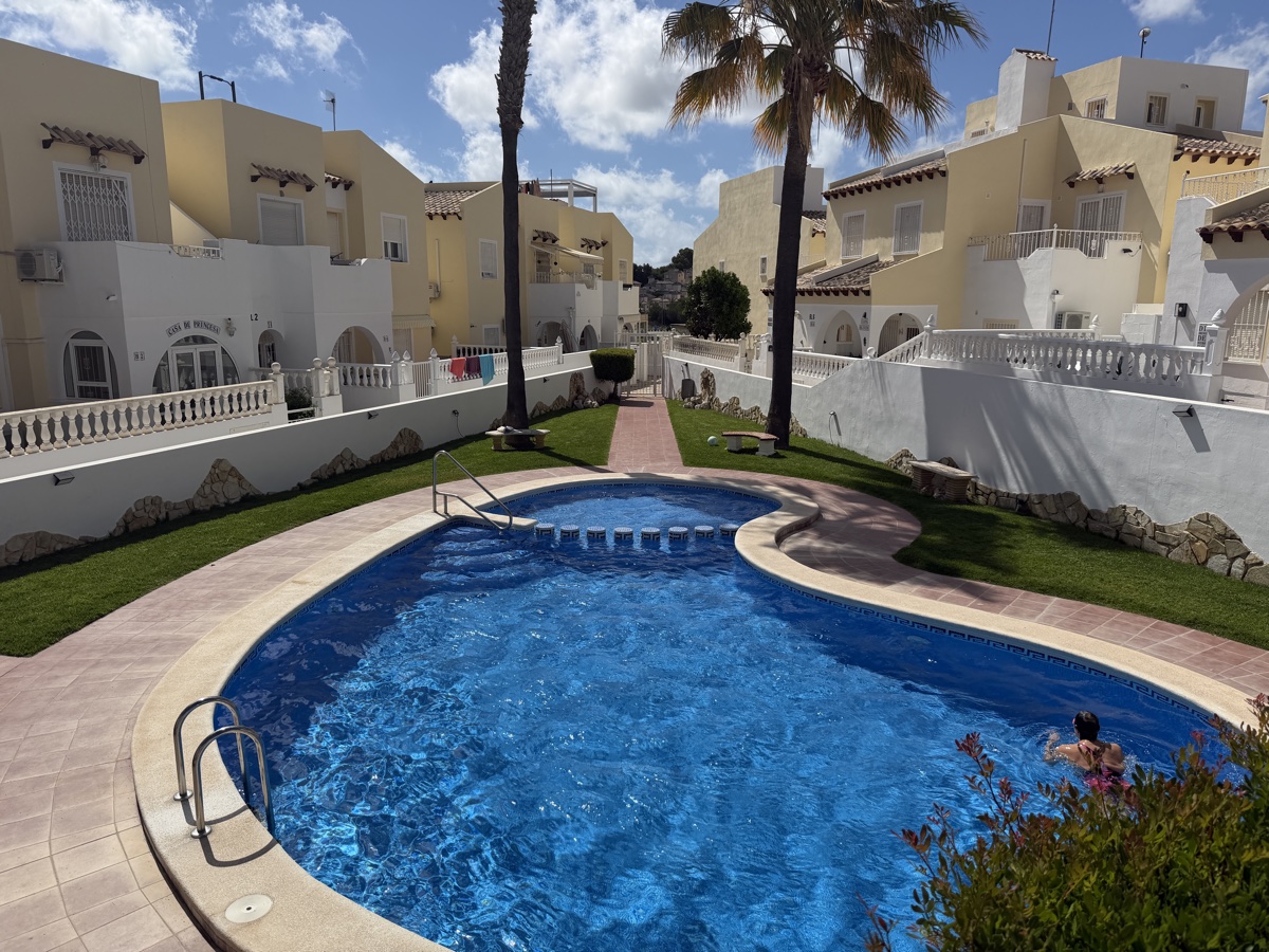 Appartamento a Villamartin, Alicante, Spagna 2 camere da letto, 70 mq. N° 198320