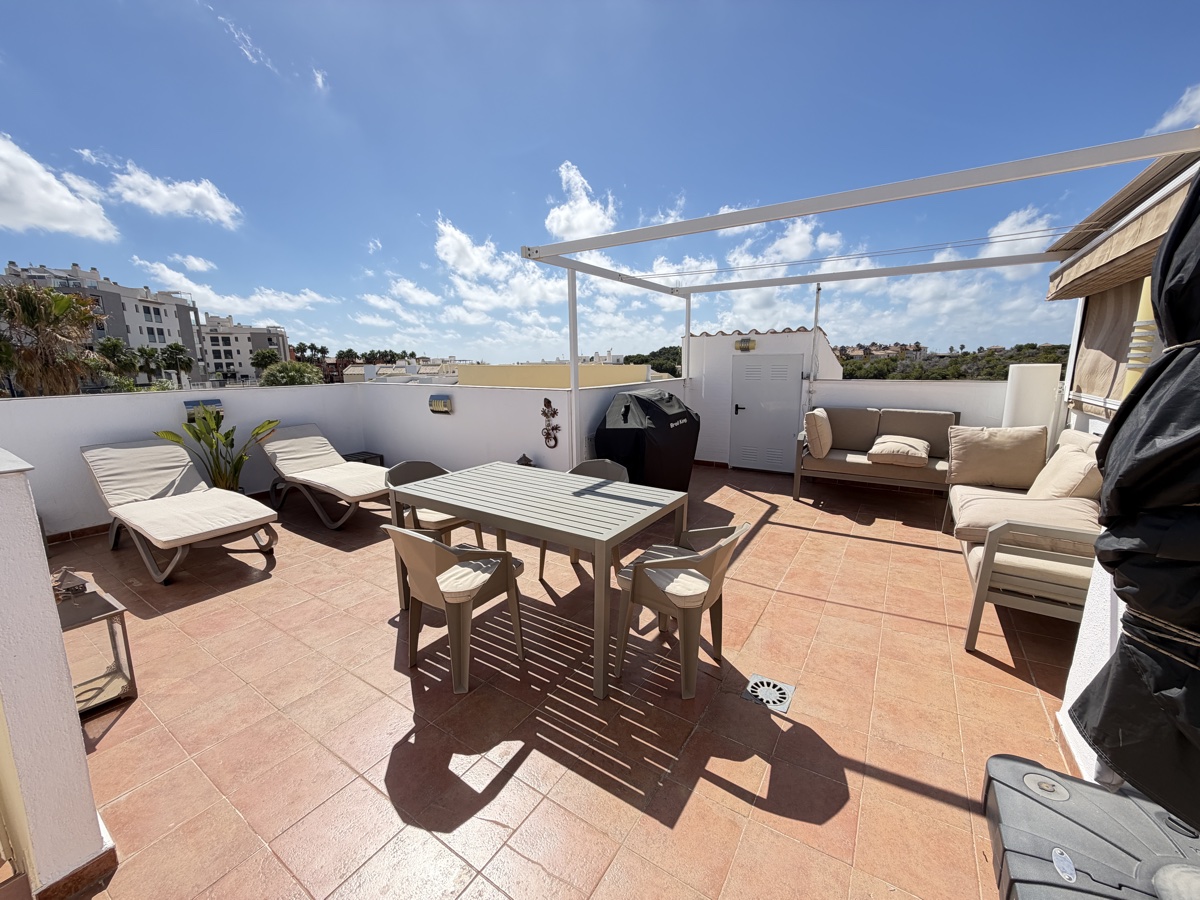 Appartamento a Villamartin, Alicante, Spagna 2 camere da letto, 70 mq. N° 198320