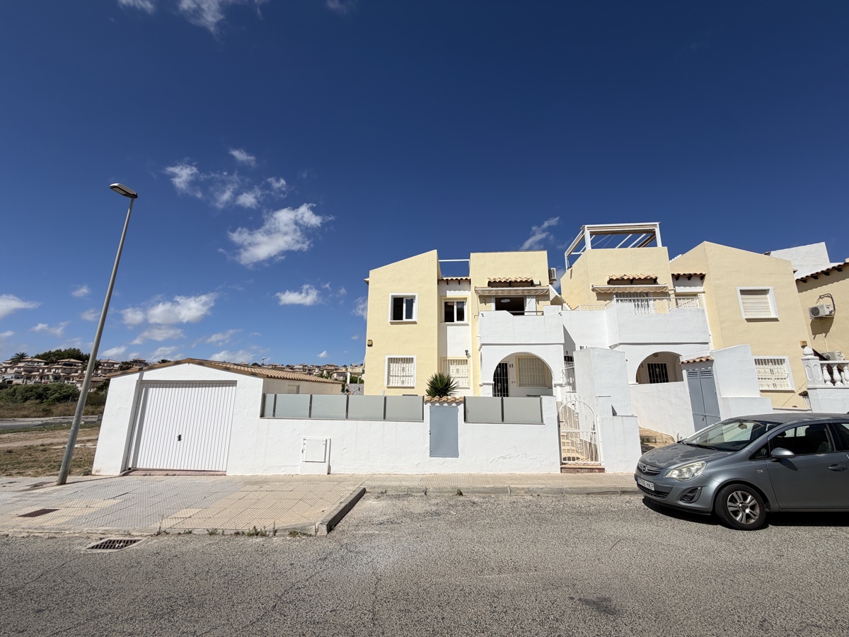 Appartamento a Villamartin, Alicante, Spagna 2 camere da letto, 70 mq. N° 198320