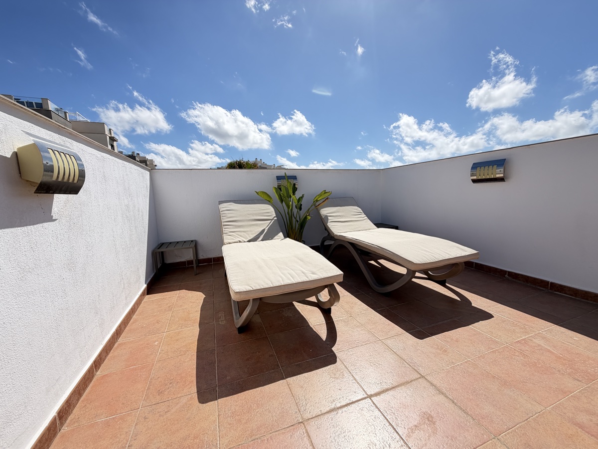 Appartamento a Villamartin, Alicante, Spagna 2 camere da letto, 70 mq. N° 198320