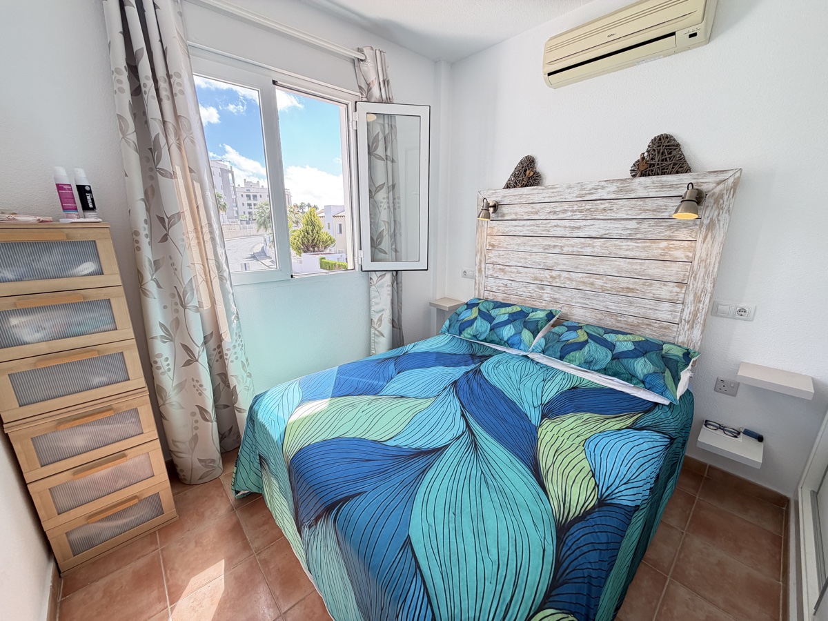 Appartamento a Villamartin, Alicante, Spagna 2 camere da letto, 70 mq. N° 198320