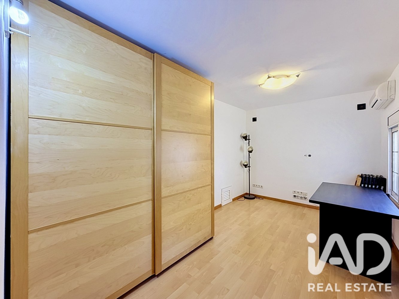 Apartment à Cornella De Llobregat, Barcelona, Espagne 2 chambres, 79 m2 No. 198633