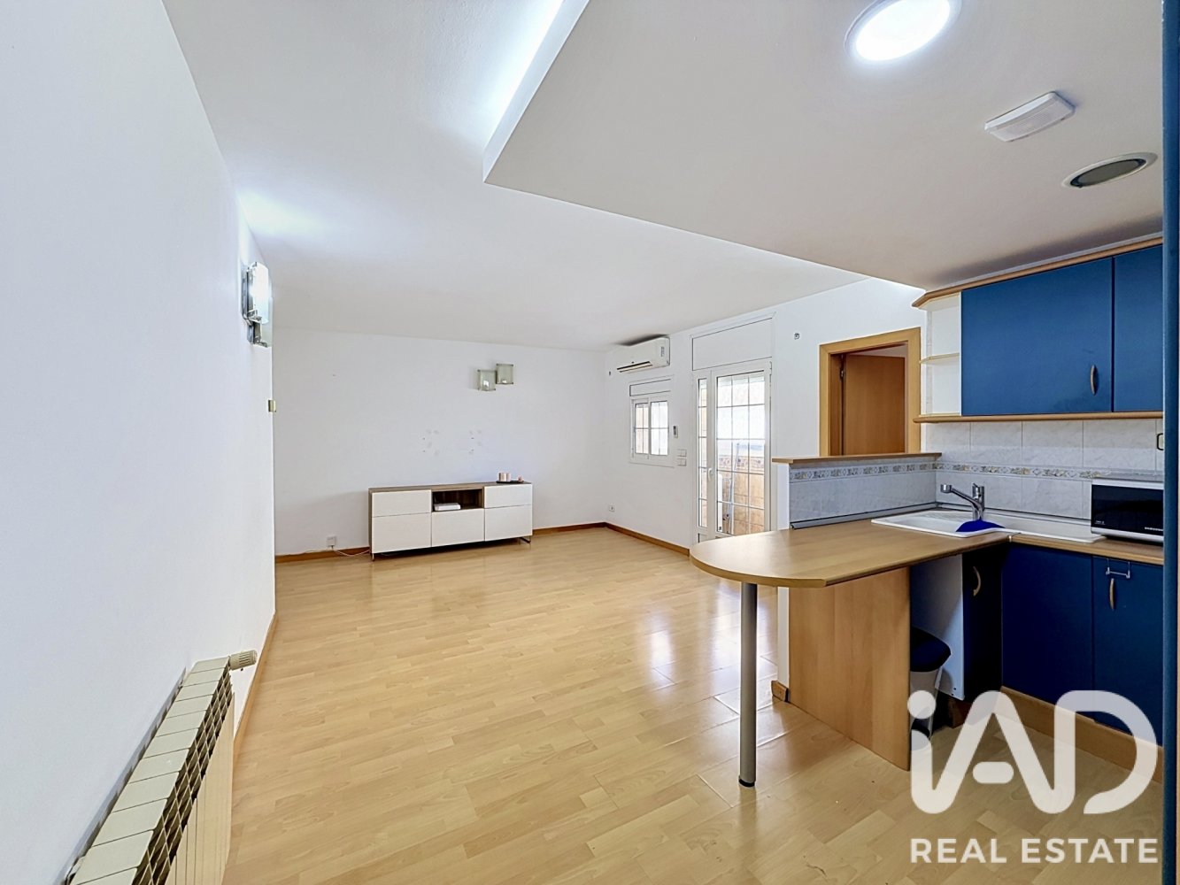 Apartment à Cornella De Llobregat, Barcelona, Espagne 2 chambres, 79 m2 No. 198633
