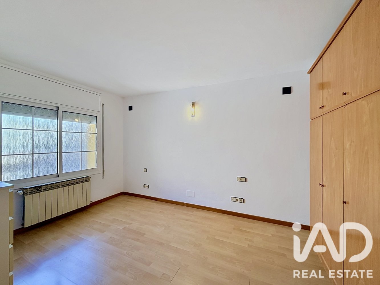 Apartment à Cornella De Llobregat, Barcelona, Espagne 2 chambres, 79 m2 No. 198633