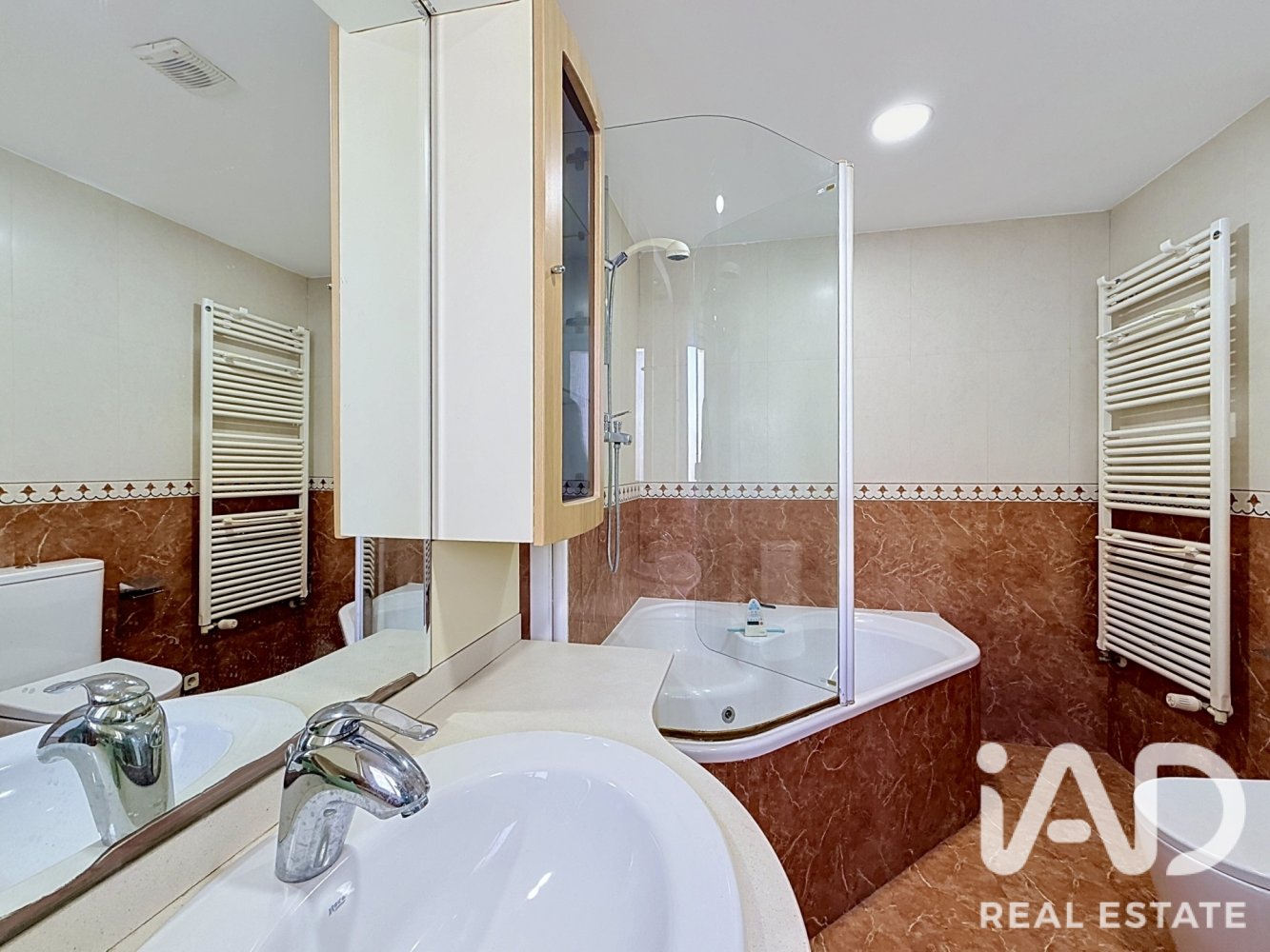 Apartment à Cornella De Llobregat, Barcelona, Espagne 2 chambres, 79 m2 No. 198633