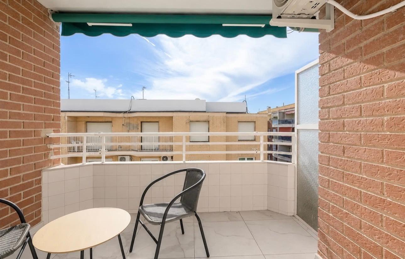 Apartment in Torrevieja, Alicante, Spain 3 bedrooms, 95 sq.m. No. 197440