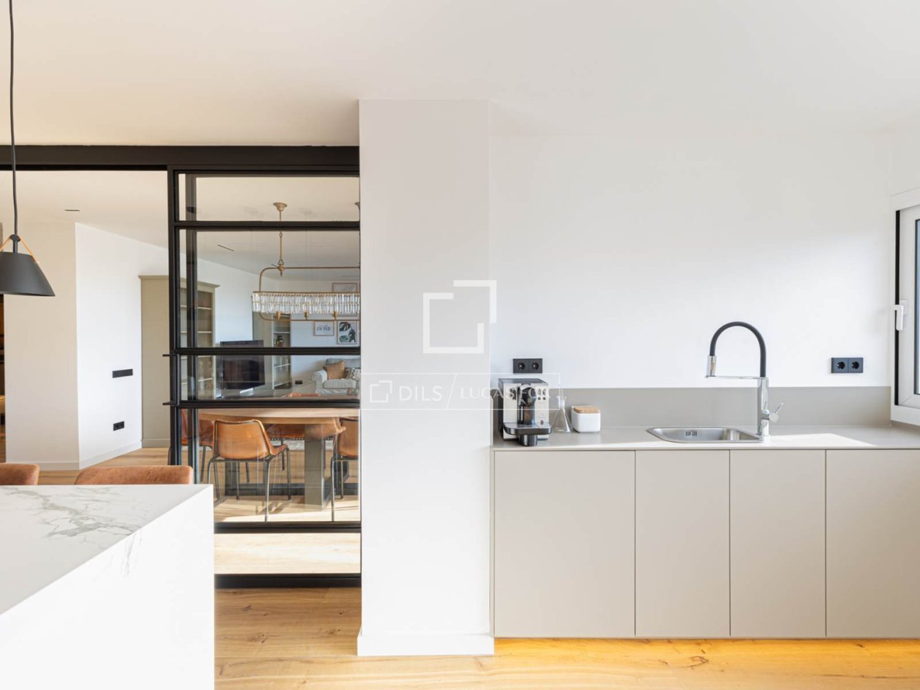 Huoneisto Barcelona, Espanja 5 makuuhuonetta, 210 m2 No. 197621
