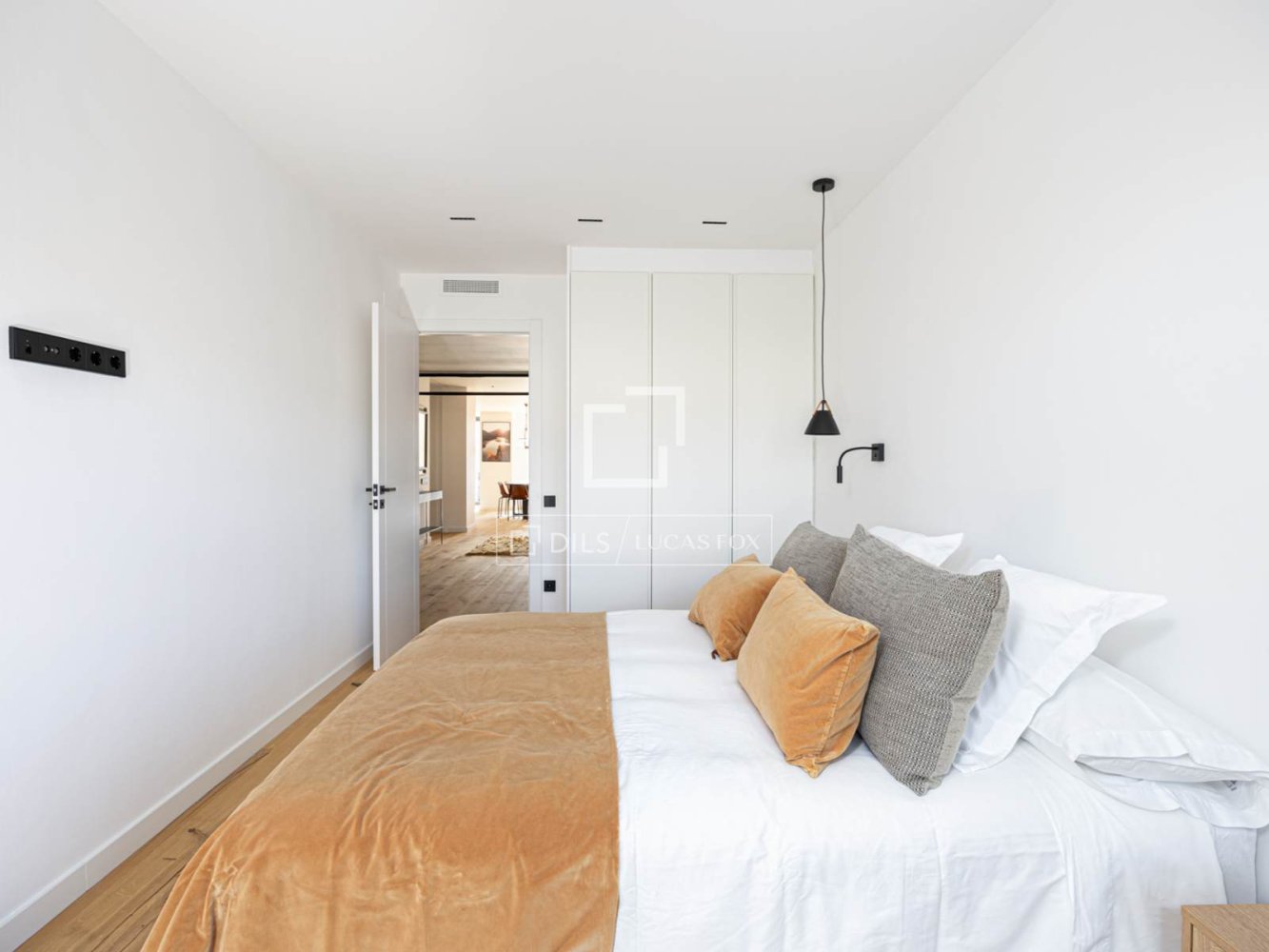 Huoneisto Barcelona, Espanja 5 makuuhuonetta, 210 m2 No. 197621