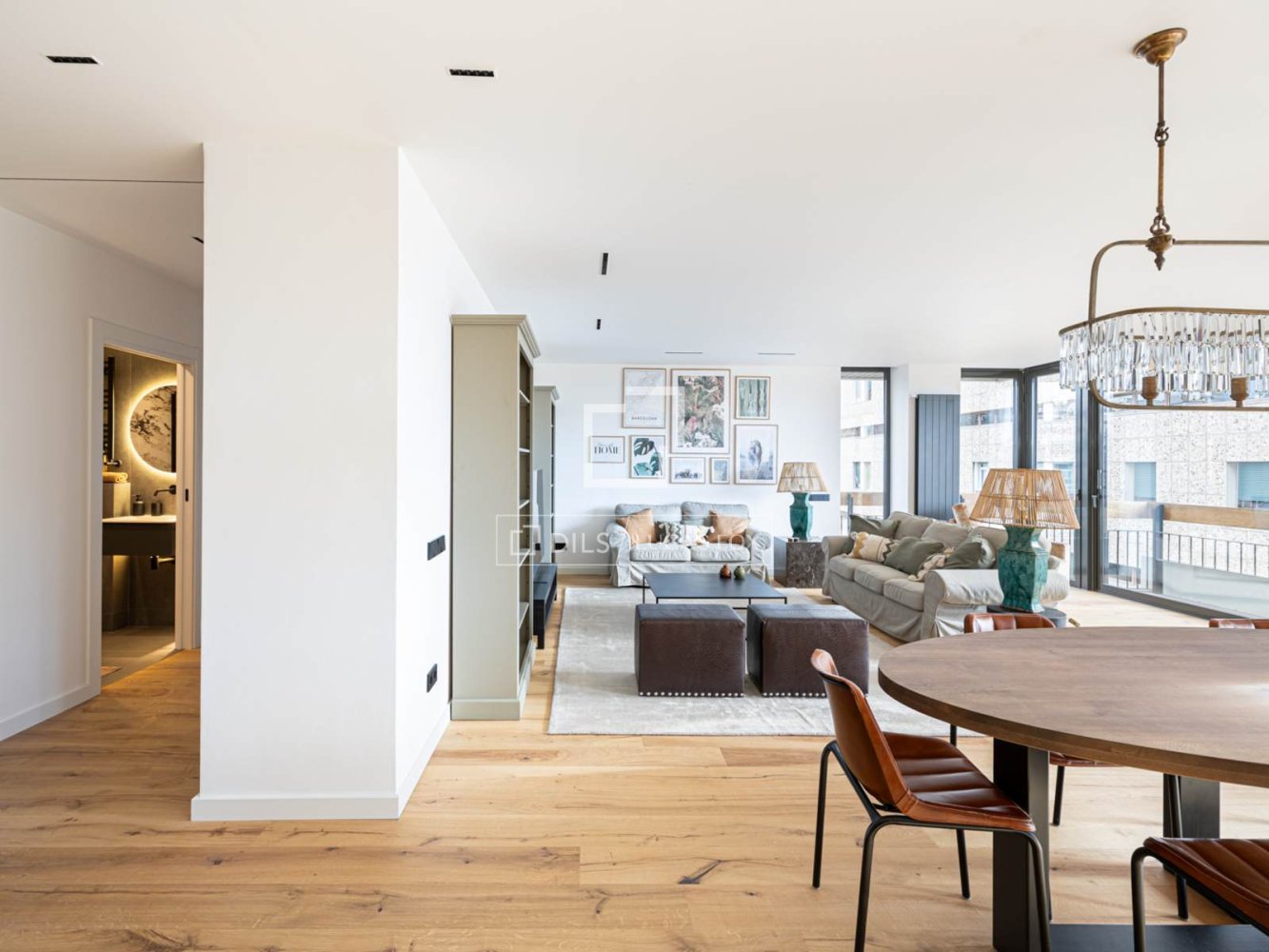 Huoneisto Barcelona, Espanja 5 makuuhuonetta, 210 m2 No. 197621