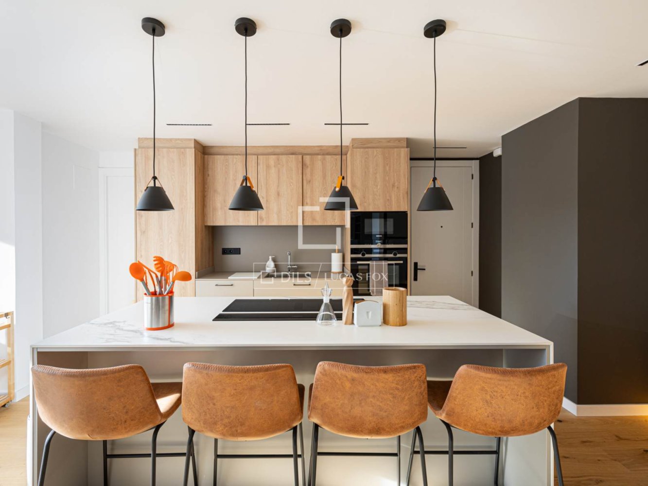 Huoneisto Barcelona, Espanja 5 makuuhuonetta, 210 m2 No. 197621