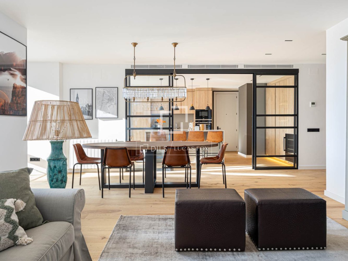 Huoneisto Barcelona, Espanja 5 makuuhuonetta, 210 m2 No. 197621
