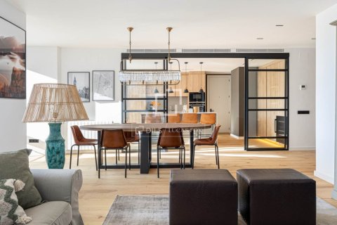 Dzīvoklis Barcelona, Spānijā 5 istabas, 210 m2 Nr. 197621