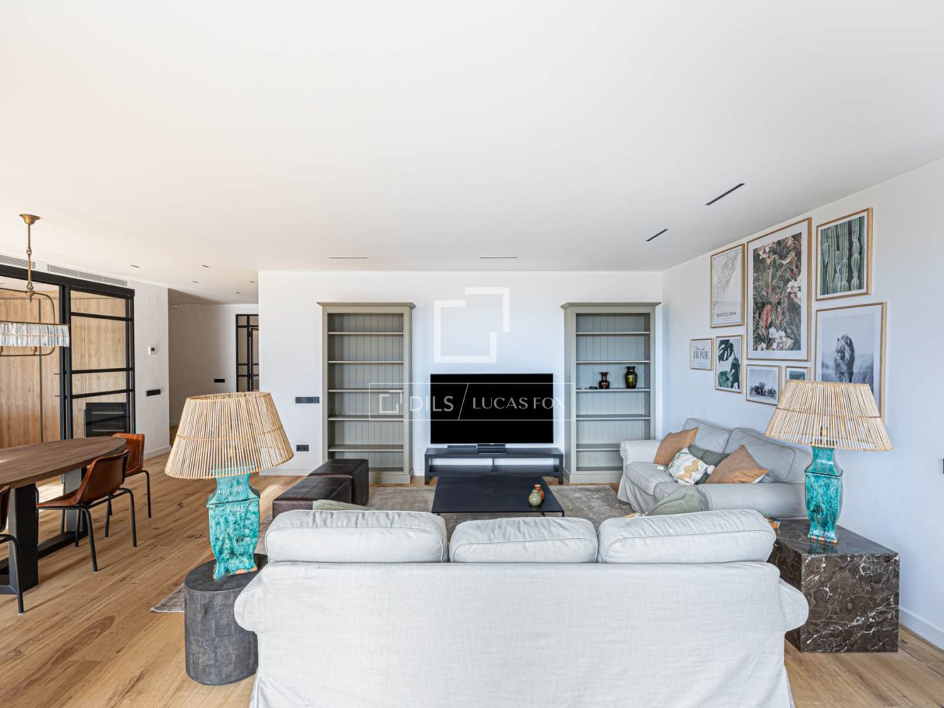 Huoneisto Barcelona, Espanja 5 makuuhuonetta, 210 m2 No. 197621