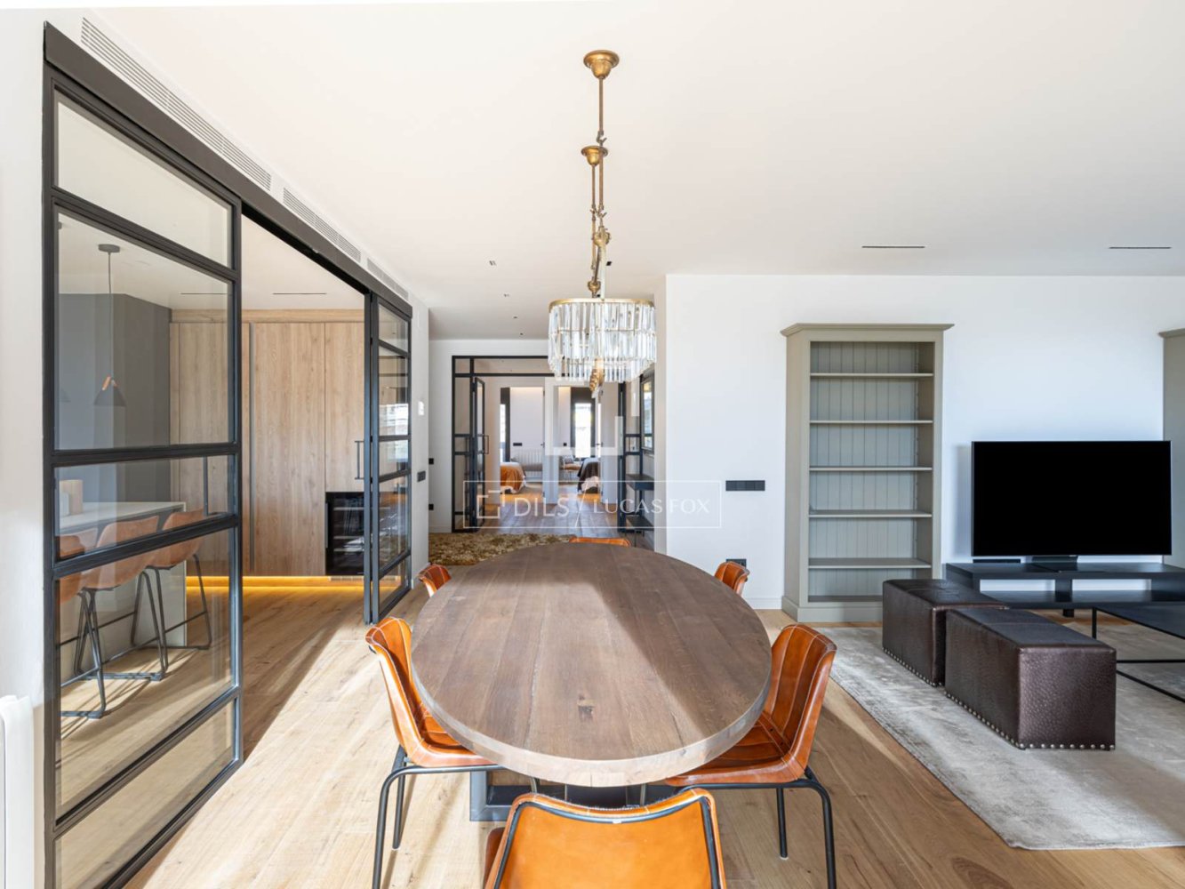 Huoneisto Barcelona, Espanja 5 makuuhuonetta, 210 m2 No. 197621